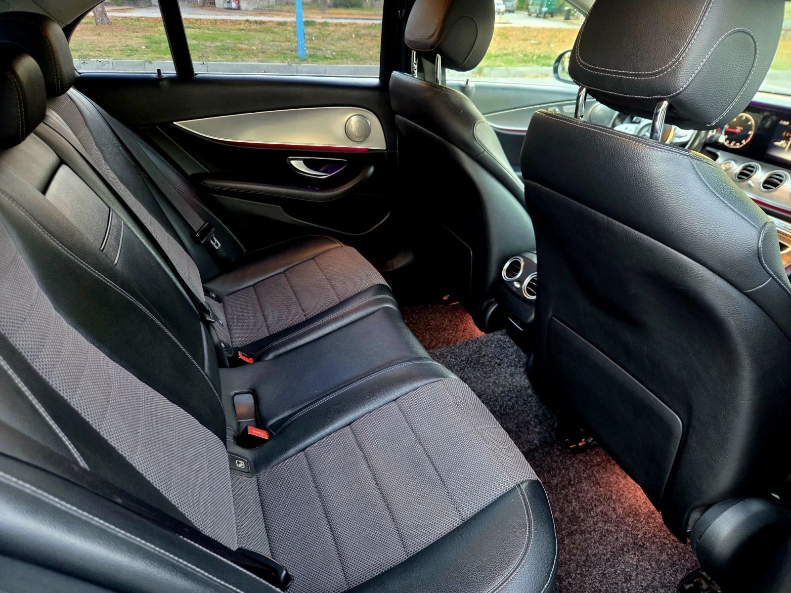 Mercedes-Benz E 200 AMG, снимка 11 - Автомобили и джипове - 56628390