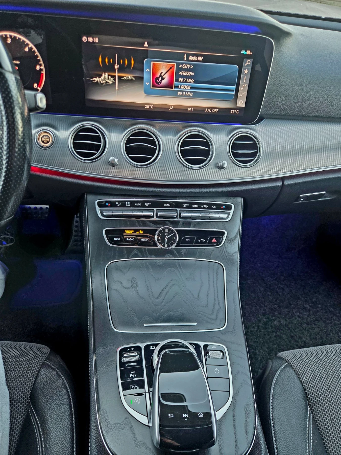 Mercedes-Benz E 200 AMG, снимка 12 - Автомобили и джипове - 56628390