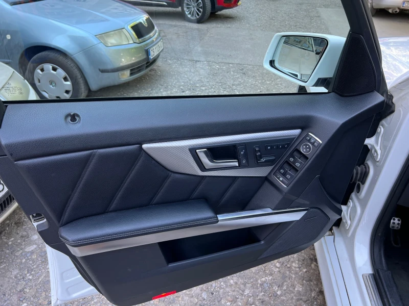 Mercedes-Benz GLK 2.2 AMG пакет, снимка 11 - Автомобили и джипове - 52023467