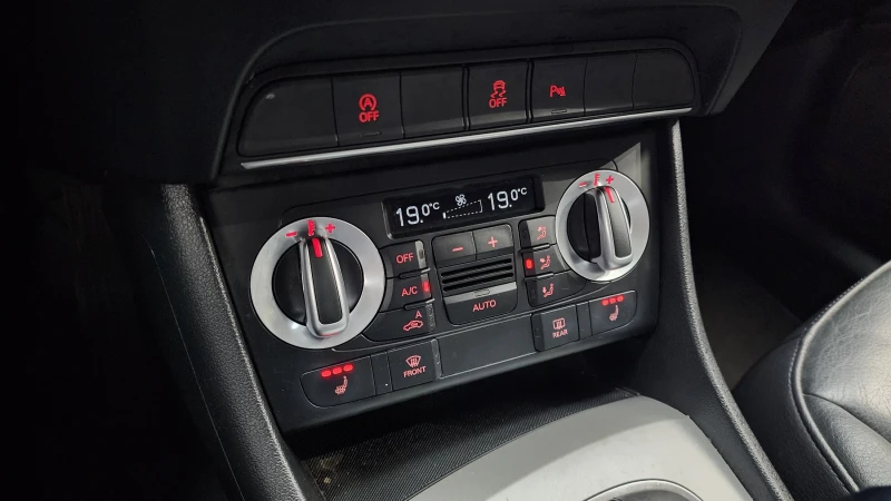 Audi Q3 2.0TDI QUATTRO autogeorge.com, снимка 15 - Автомобили и джипове - 52287879