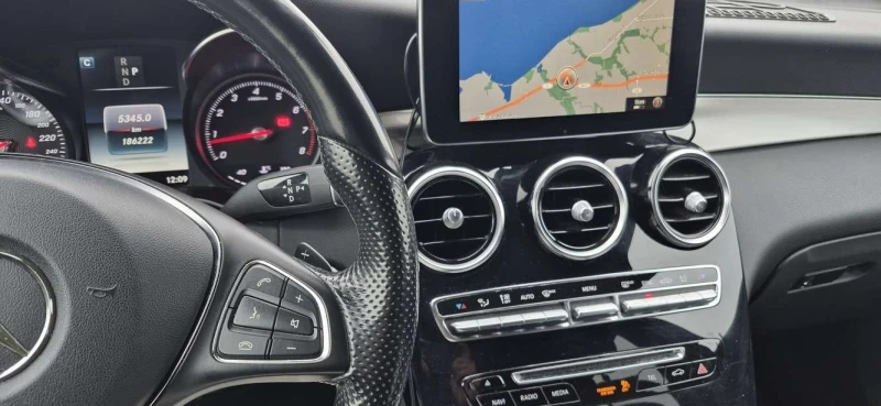 Mercedes-Benz GLC 300 4MATIC, снимка 4 - Автомобили и джипове - 53148936