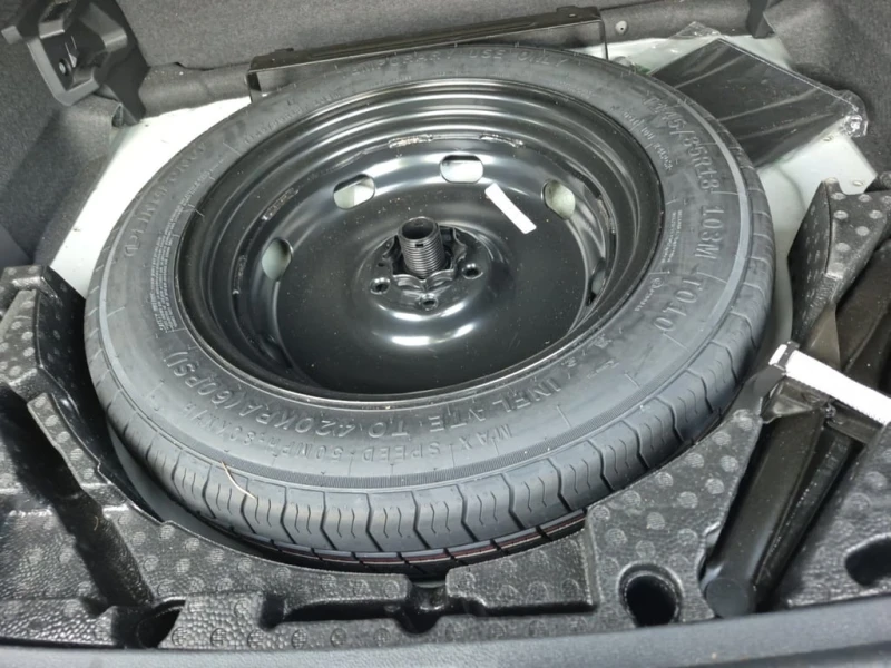 VW Tiguan * COMFORTLINE * CARFAX * AWD * , снимка 14 - Автомобили и джипове - 53260610