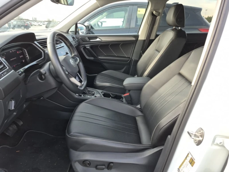 VW Tiguan * COMFORTLINE * CARFAX * AWD * , снимка 5 - Автомобили и джипове - 53260610