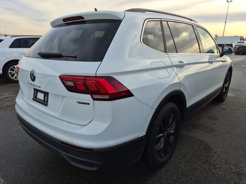 VW Tiguan * COMFORTLINE * CARFAX * AWD * , снимка 3 - Автомобили и джипове - 53260610