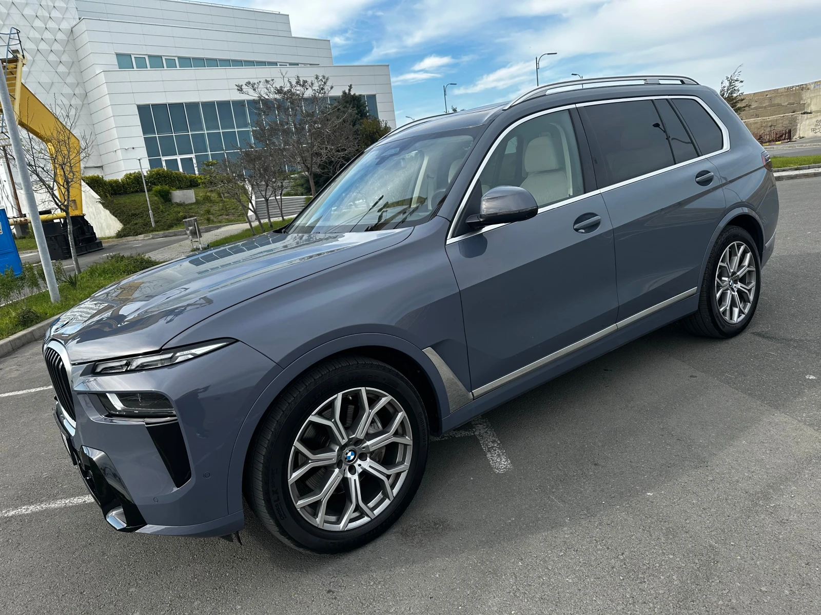 BMW X7 40i G07 LCI - изображение 2