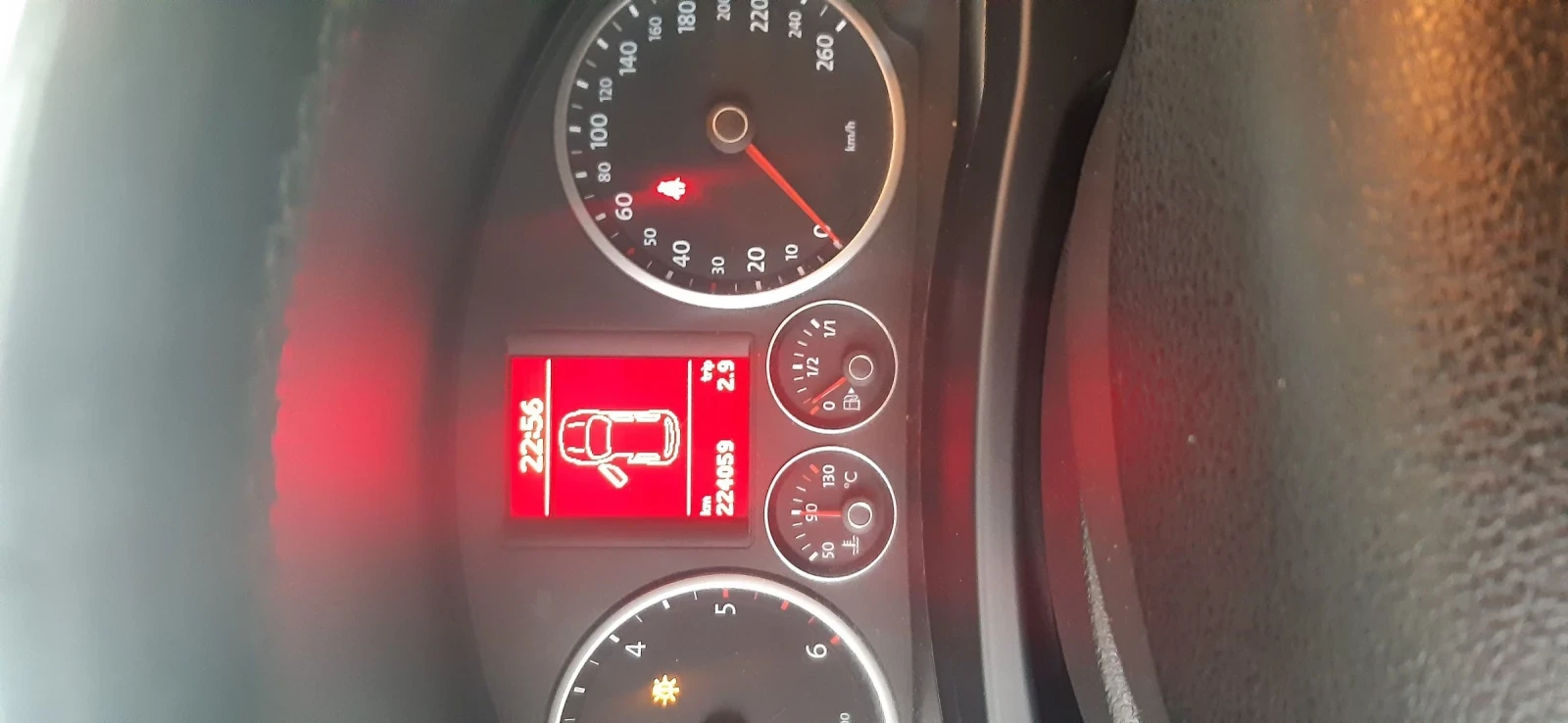 VW Tiguan 2.0TDI - изображение 6