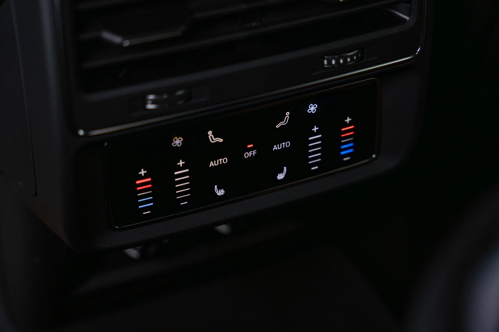 Audi SQ8, снимка 15 - Автомобили и джипове - 55829897
