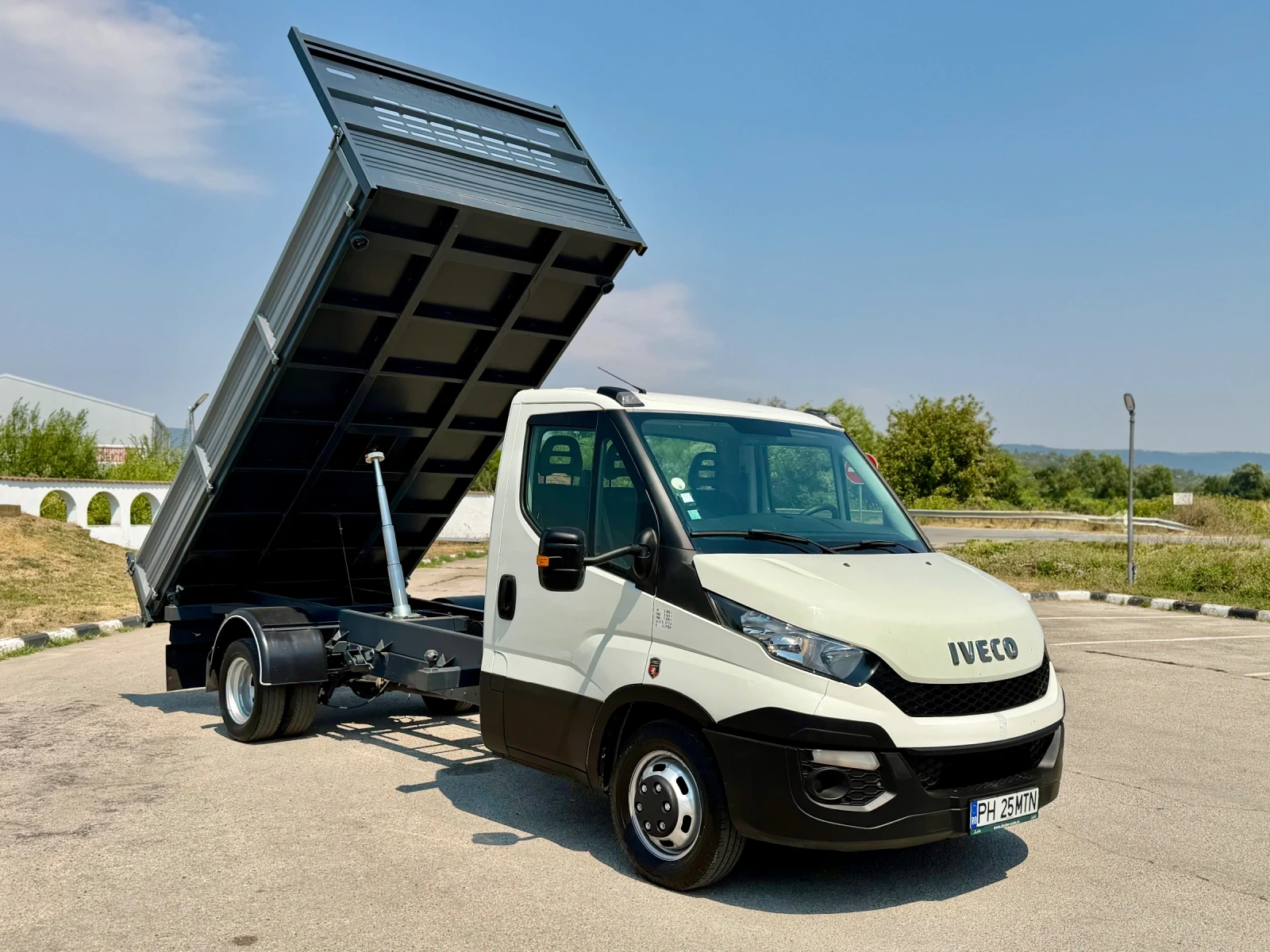 Iveco 35c15 ОРИГИНАЛЕН САМОСВАЛ* КЛИМАТИК, снимка 2 - Бусове и автобуси - 55710475