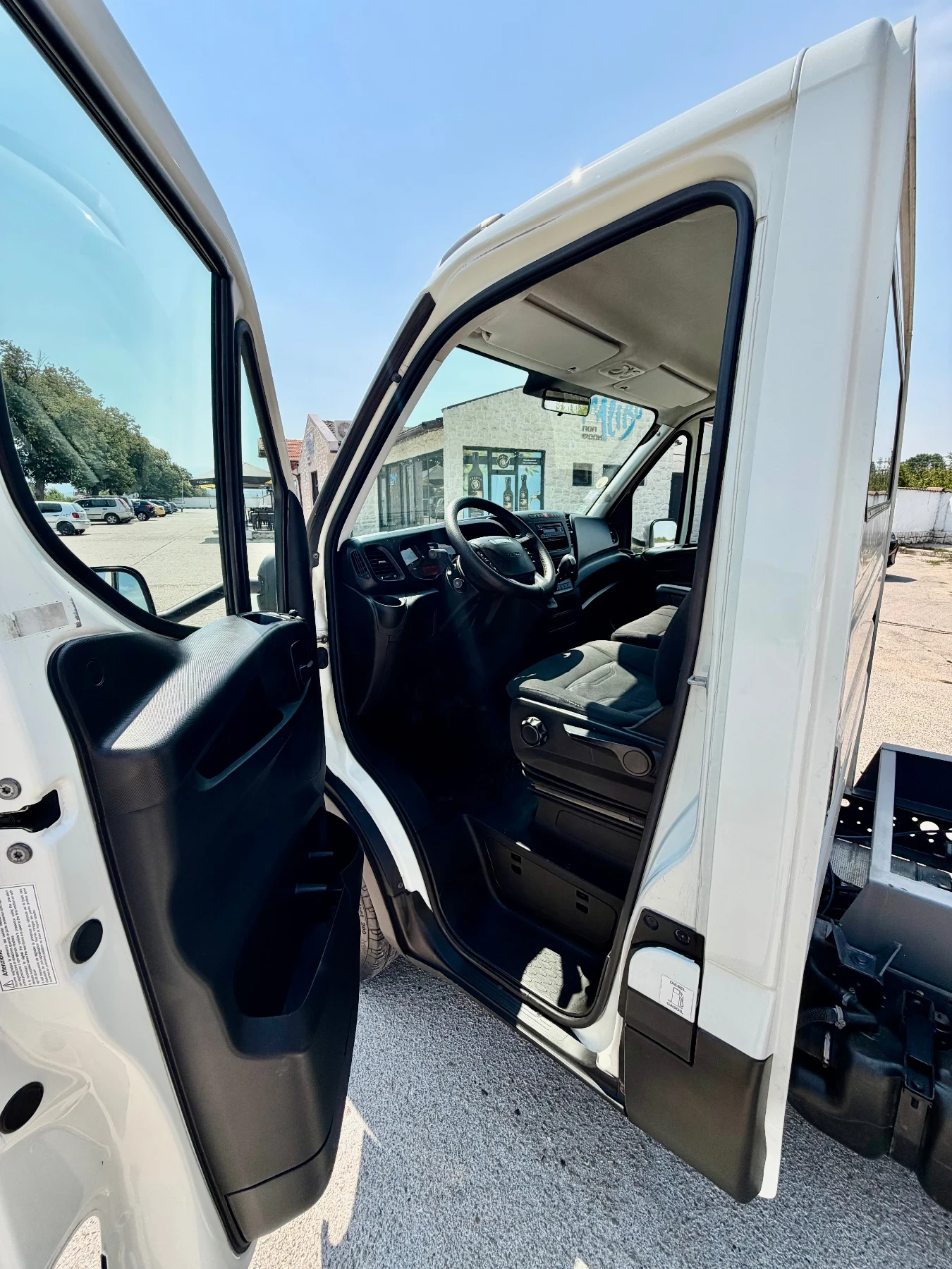 Iveco 35c15 ОРИГИНАЛЕН САМОСВАЛ* КЛИМАТИК, снимка 10 - Бусове и автобуси - 55710475