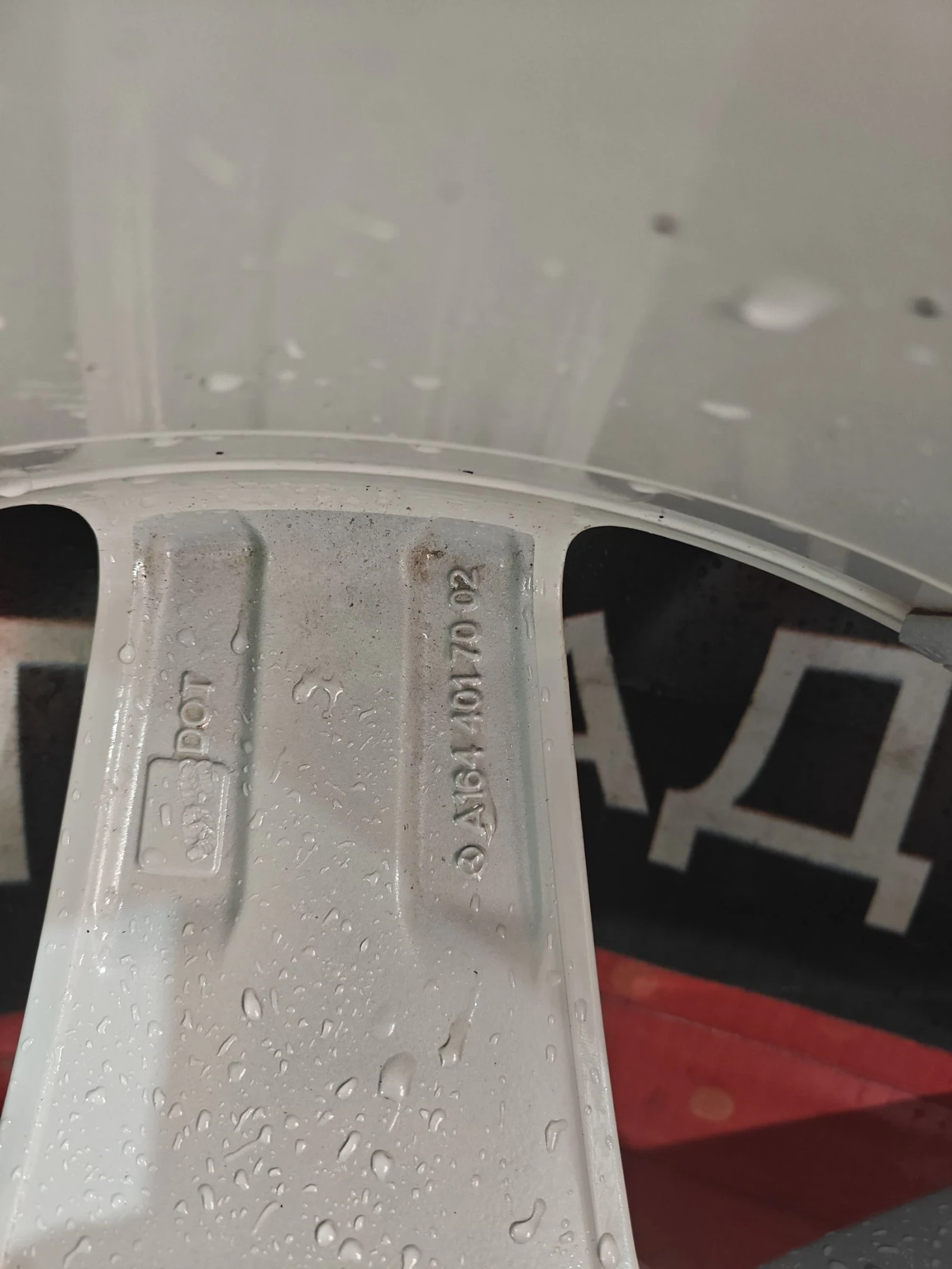 Гуми с джанти Pirelli 295/40R21, снимка 8 - Гуми и джанти - 53976872