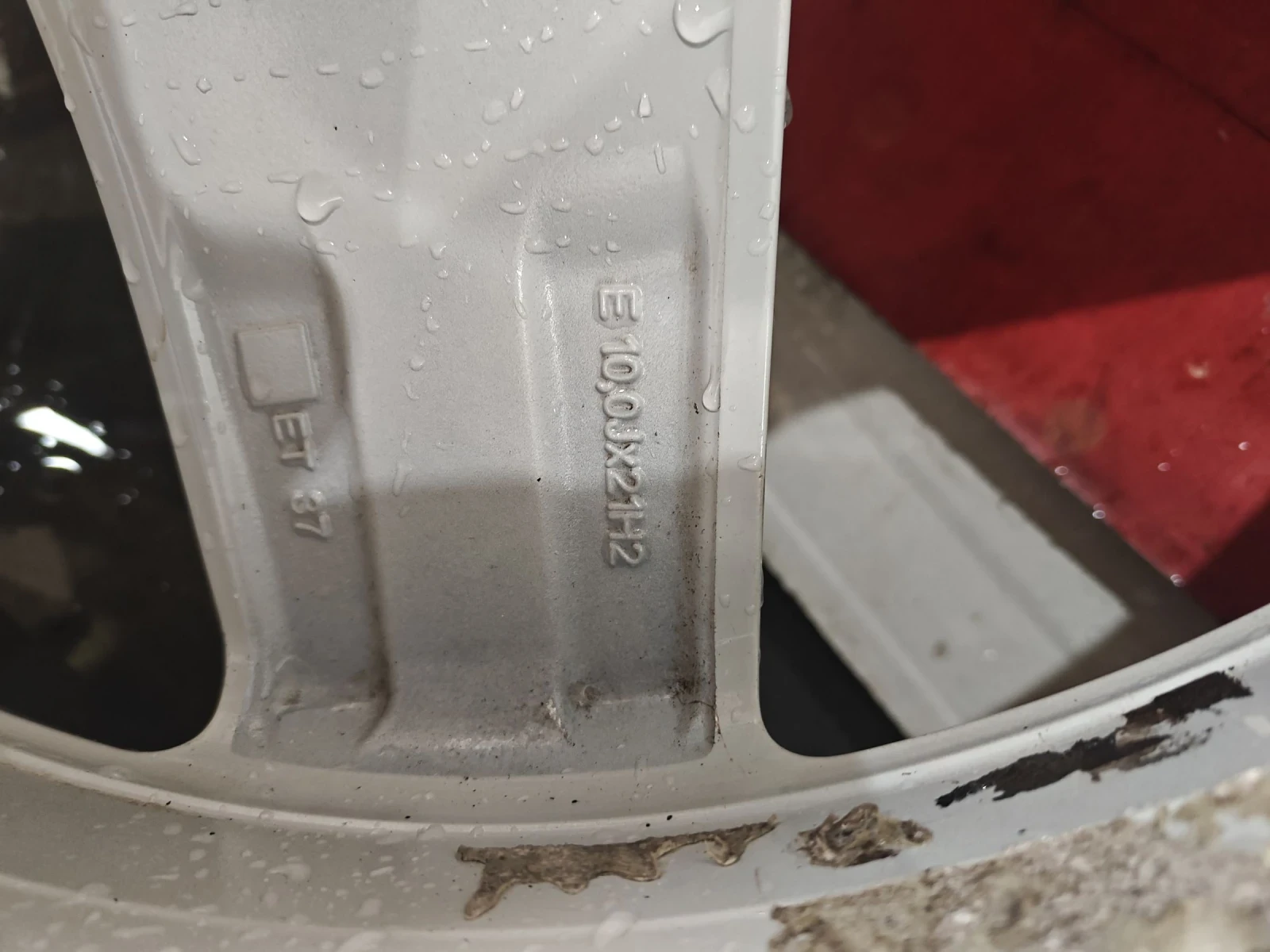 Гуми с джанти Pirelli 295/40R21, снимка 7 - Гуми и джанти - 53976872