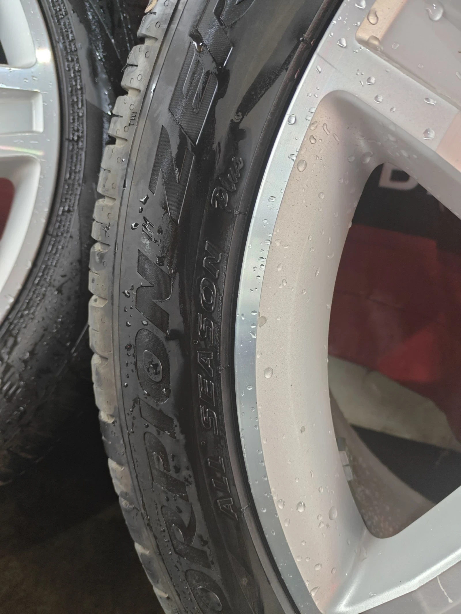 Гуми с джанти Pirelli 295/40R21, снимка 10 - Гуми и джанти - 53976872