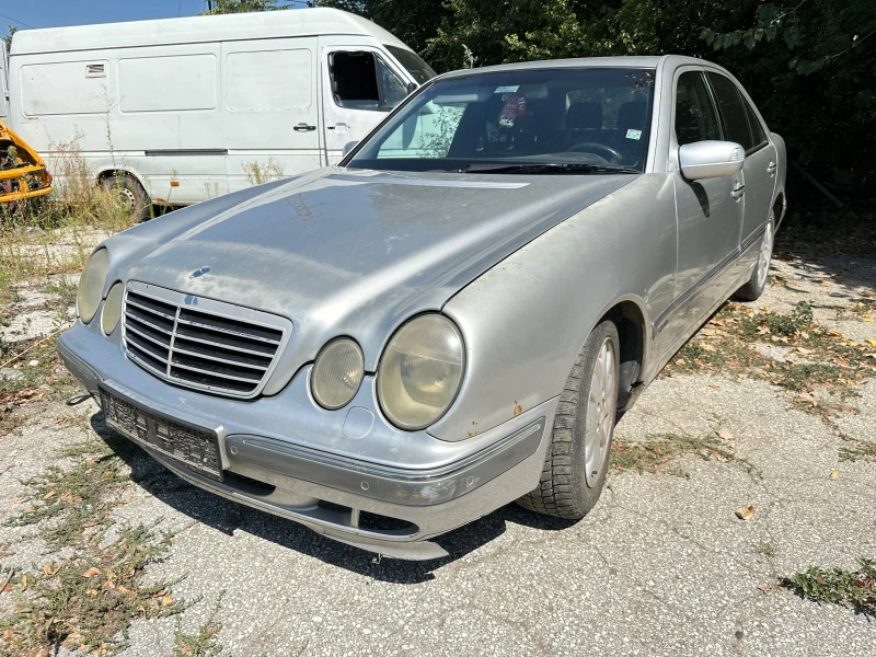 Mercedes-Benz E 320 3.2CDI, снимка 4 - Автомобили и джипове - 41999415