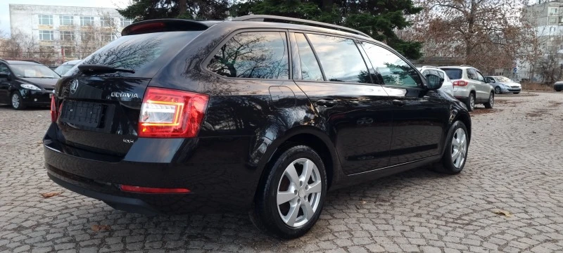 Skoda Octavia 2.0 TDI * 4 х 4* * DISTRONIC* * NAVI* * ШВЕЙЦАРИЯ*, снимка 5 - Автомобили и джипове - 43528219