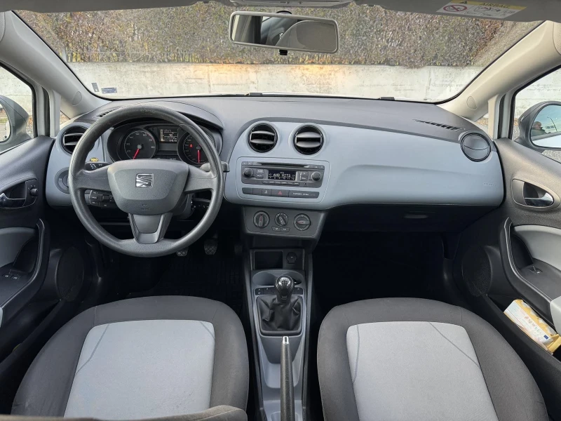 Seat Ibiza 1.2i Facelift, снимка 7 - Автомобили и джипове - 48404018