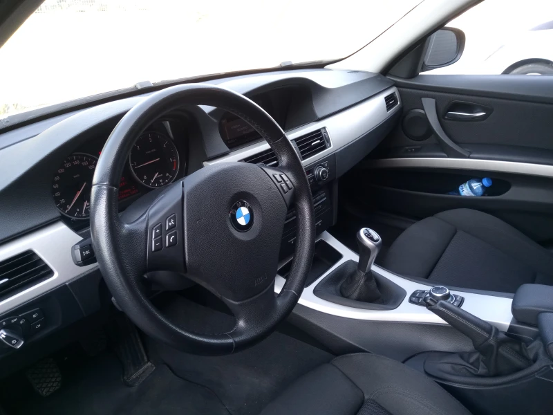 BMW 320 320 xdrive/navi, снимка 8 - Автомобили и джипове - 50209220