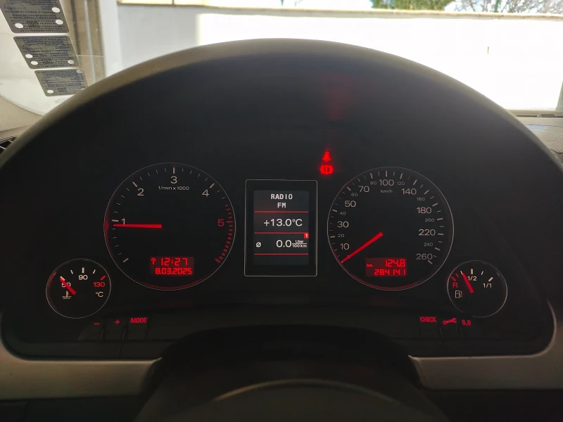 Audi A4 Avant, снимка 8 - Автомобили и джипове - 52969594