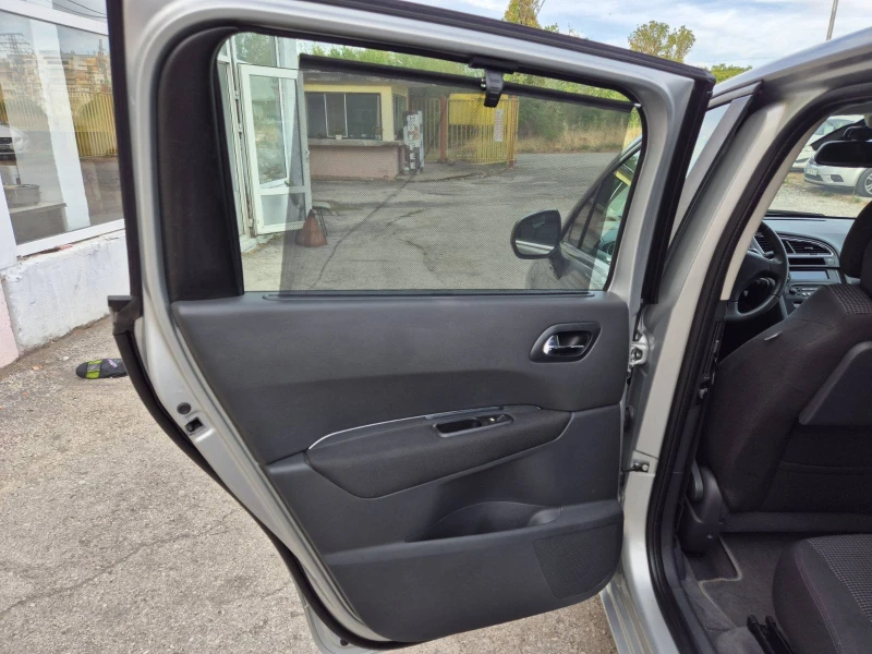 Peugeot 5008 1.6HDI АВТОМАТ 7МЕСТА ITALY, снимка 9 - Автомобили и джипове - 51620549