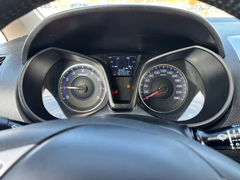 Hyundai Ix20 1.4-90кс, AC, снимка 13 - Автомобили и джипове - 52120899