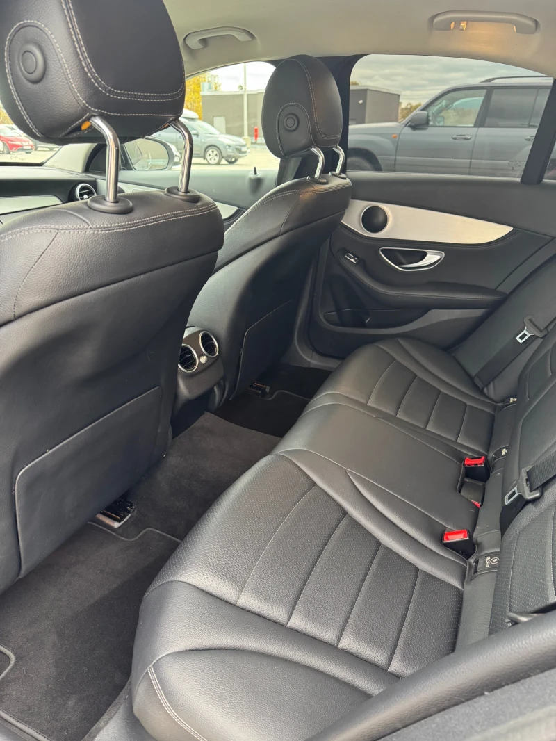 Mercedes-Benz C 300 C300 4matic, снимка 11 - Автомобили и джипове - 52347277