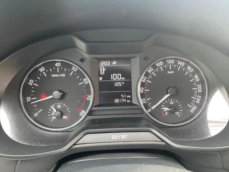 Skoda Octavia бензин 80 х. км , снимка 9 - Автомобили и джипове - 52539195