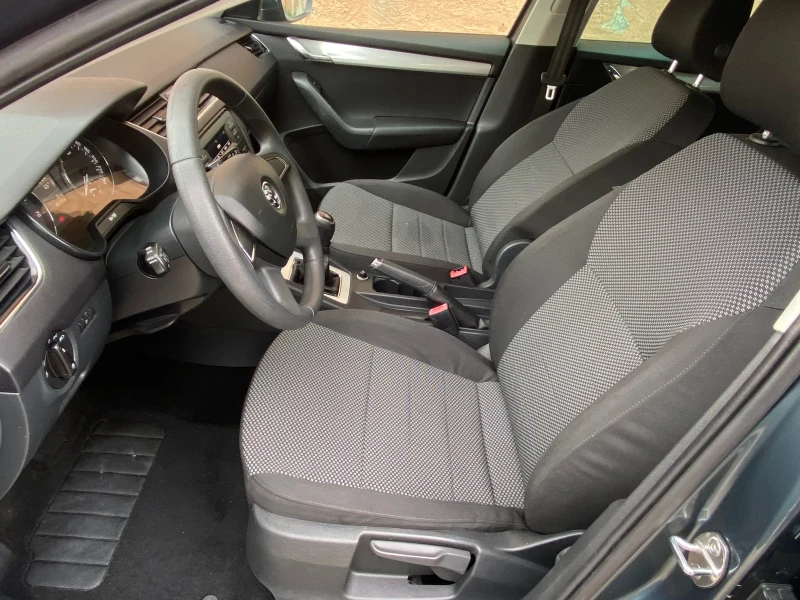 Skoda Octavia бензин 80 х. км , снимка 11 - Автомобили и джипове - 52539195