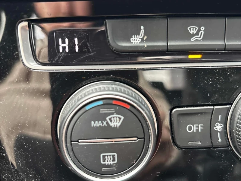 VW Golf * 5 door DSG * CARFAX * БЕЗ ПЪРВОНАЧАЛНА ВНОСКА, снимка 10 - Автомобили и джипове - 52845953