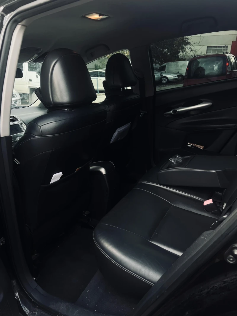Toyota Auris 2.2D-CAT KEYLESS/NAVI/КОЖА, снимка 6 - Автомобили и джипове - 53379383