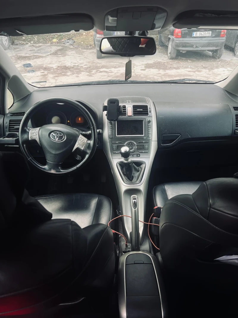 Toyota Auris 2.2D-CAT KEYLESS/NAVI/КОЖА, снимка 7 - Автомобили и джипове - 53379383