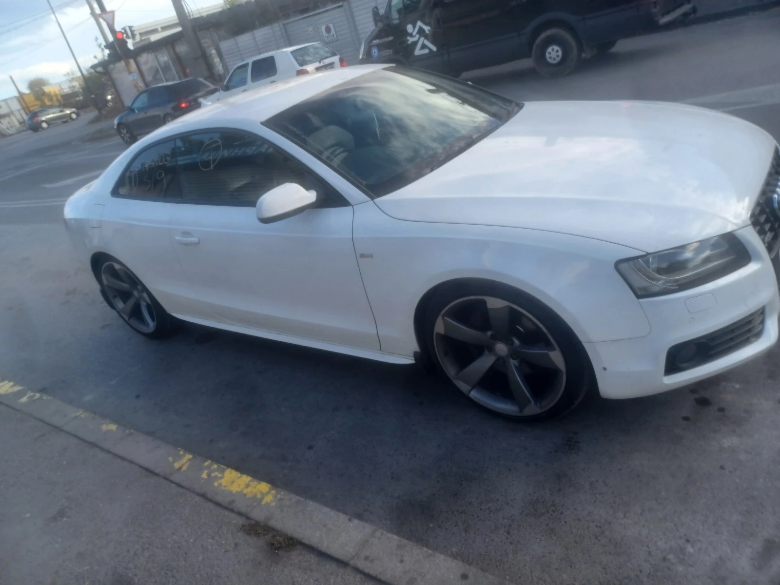 Audi A5 2.7TDI 8 скорости S line - изображение 4