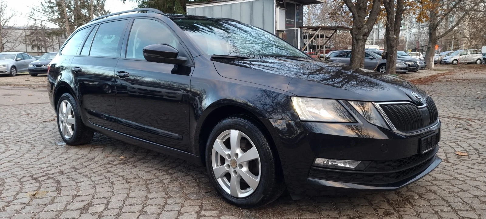 Skoda Octavia 2.0 TDI * 4 х 4* * DISTRONIC* * NAVI* * ШВЕЙЦАРИЯ* - изображение 3