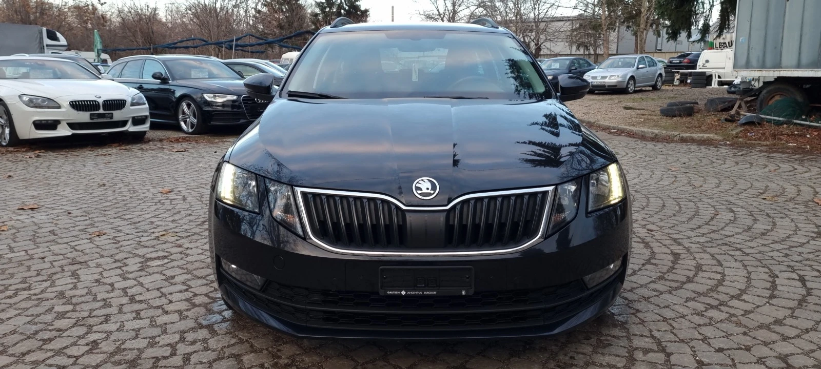 Skoda Octavia 2.0 TDI * 4 х 4* * DISTRONIC* * NAVI* * ШВЕЙЦАРИЯ* - изображение 2