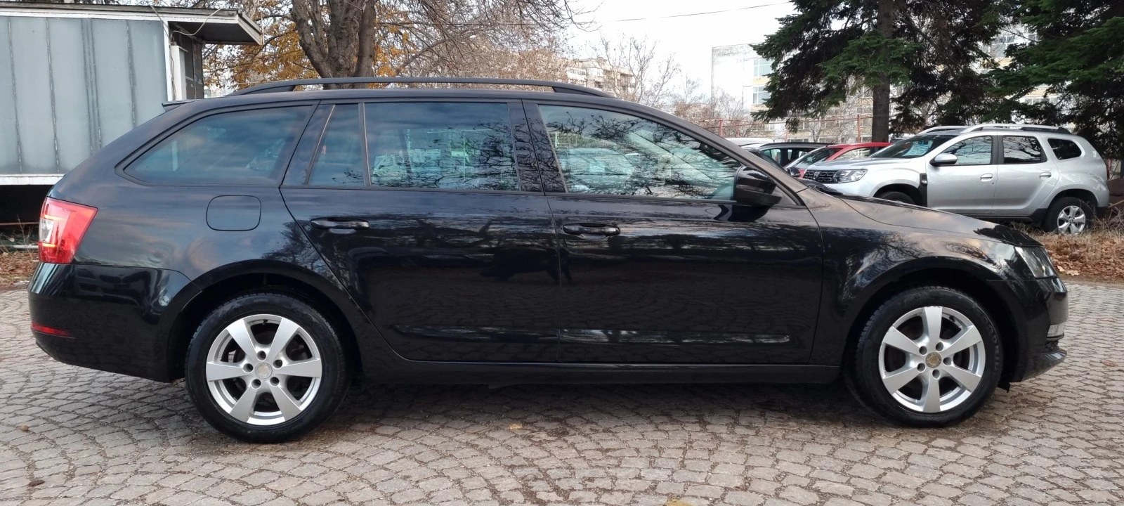 Skoda Octavia 2.0 TDI * 4 х 4* * DISTRONIC* * NAVI* * ШВЕЙЦАРИЯ* - изображение 4