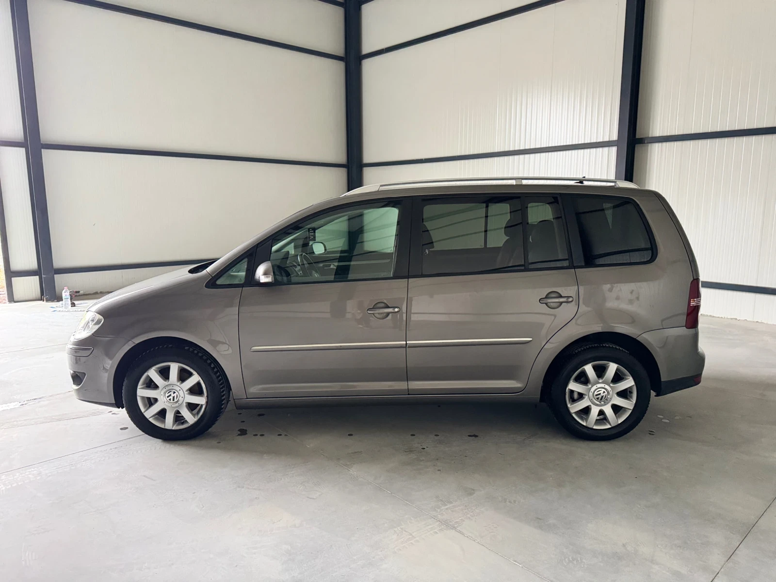 VW Touran 1.9TDI 105 k.c - изображение 9