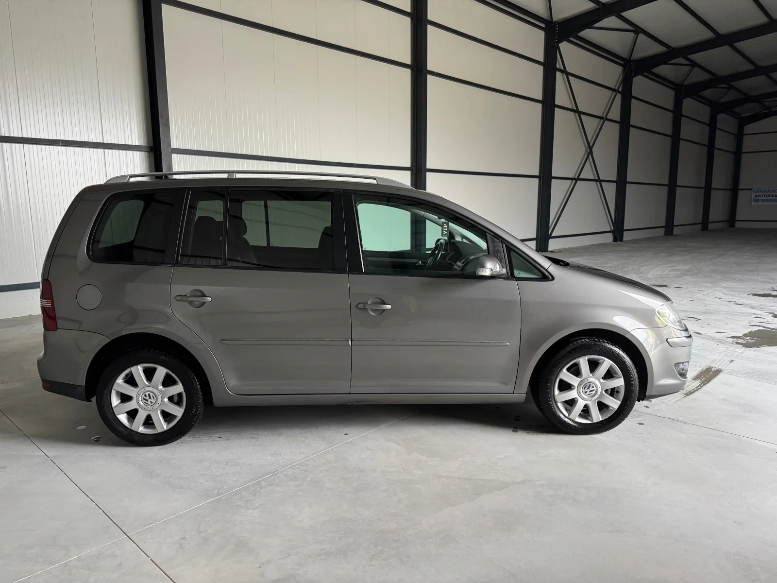 VW Touran 1.9TDI 105 k.c - изображение 4