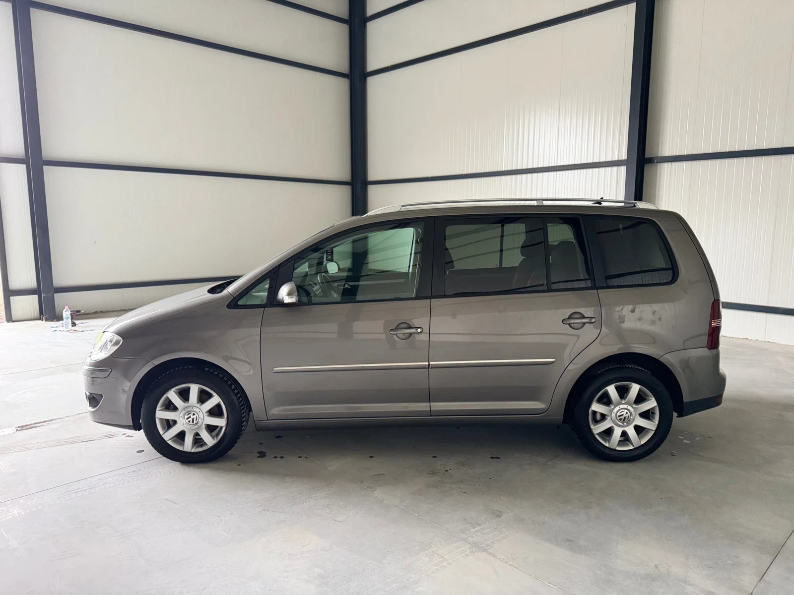 VW Touran 1.9TDI 105 k.c - изображение 8