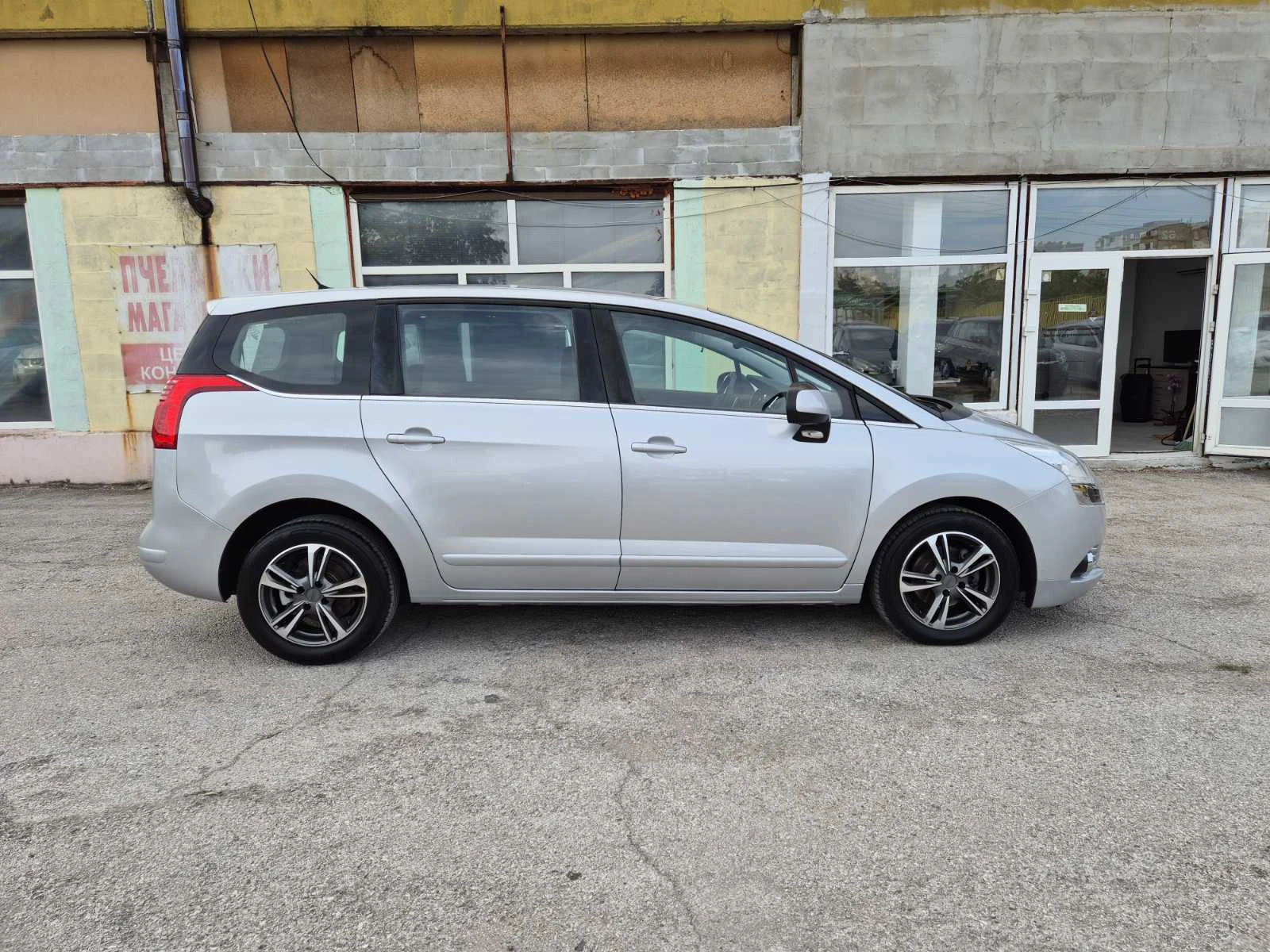 Peugeot 5008 1.6HDI АВТОМАТ 7МЕСТА ITALY - изображение 4