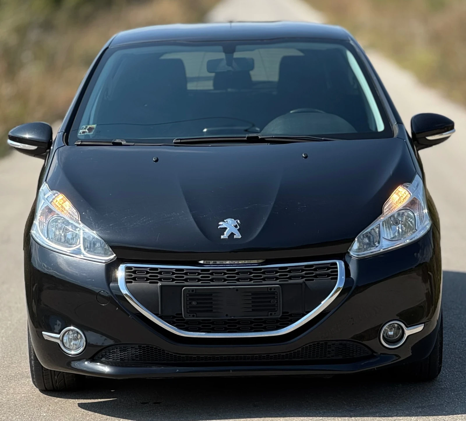 Peugeot 208 1.4HDI /70кс АВТОМАТ  - изображение 2