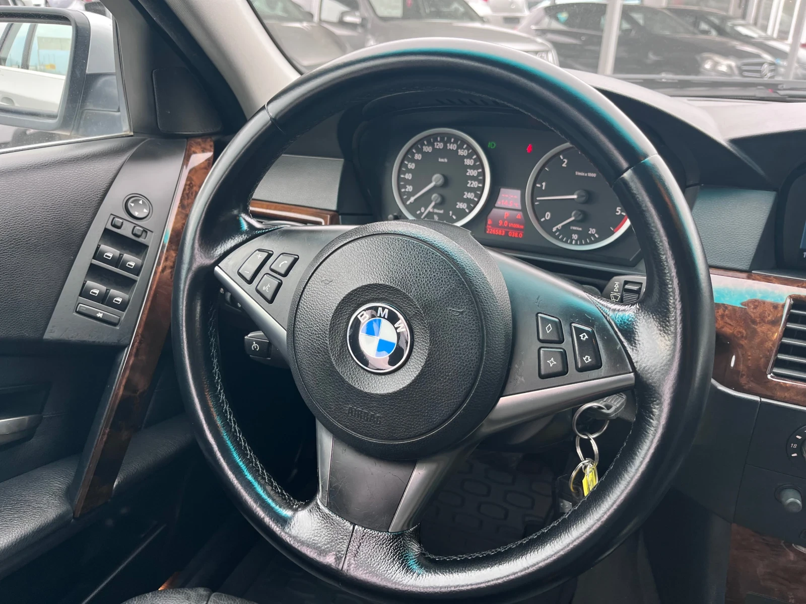 BMW 530 231hp / XD / Touring  - изображение 10