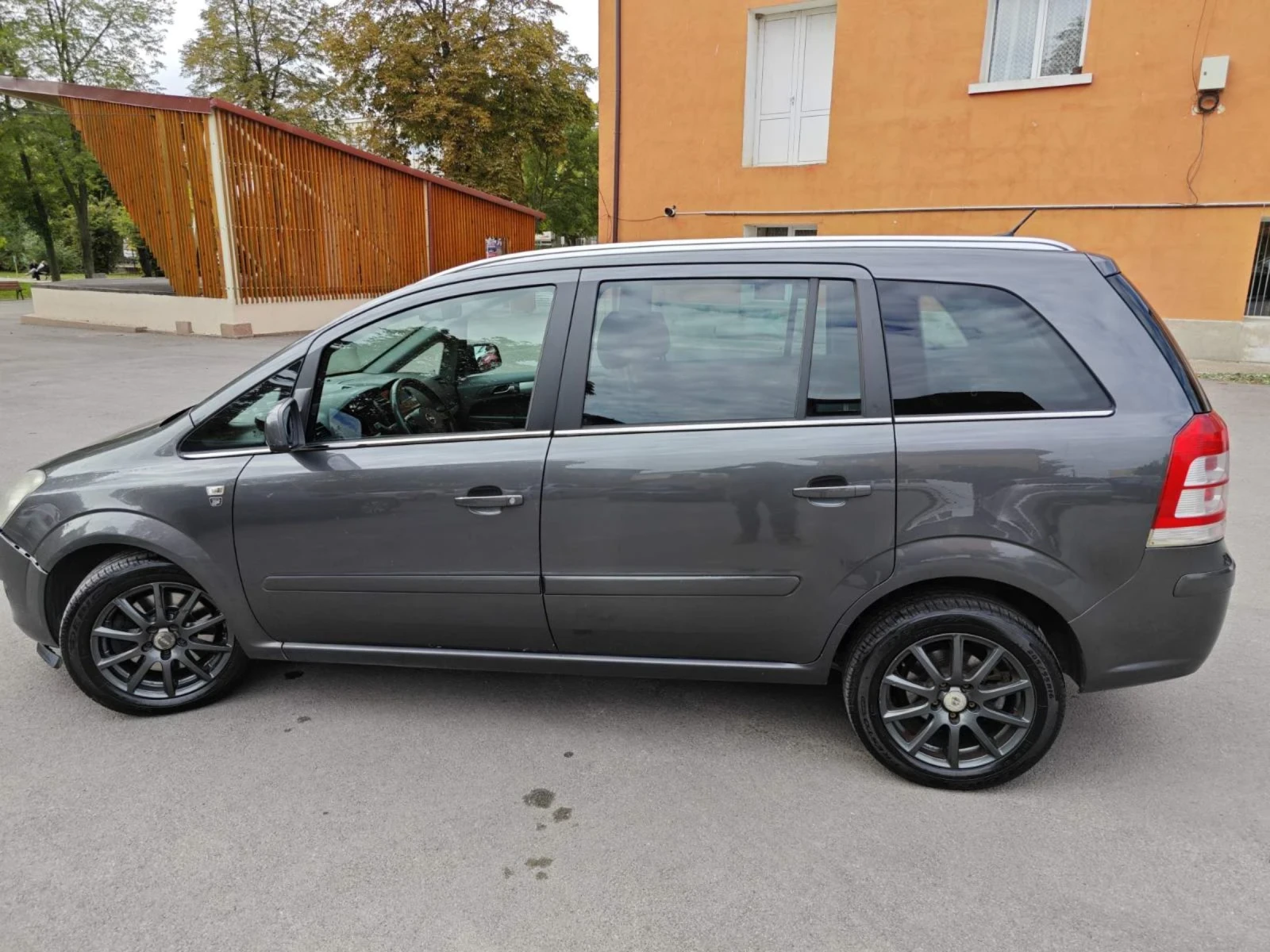 Opel Zafira Бензин и метан | Mobile.bg — изображение 4