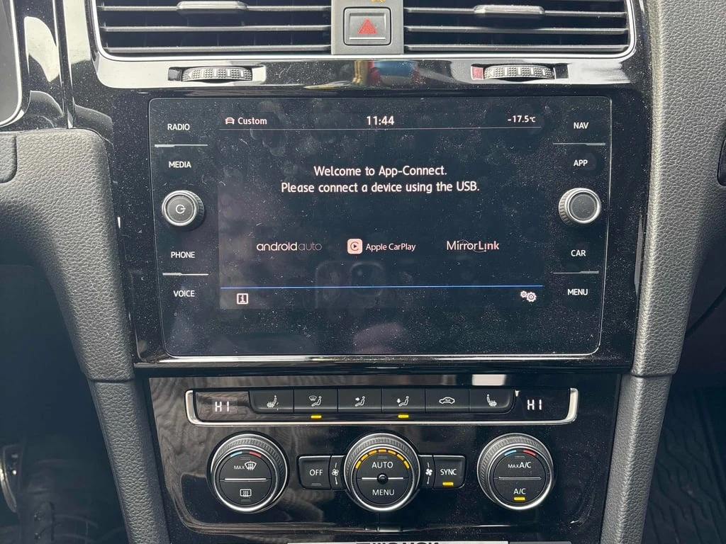 VW Golf * 5 door DSG * CARFAX * БЕЗ ПЪРВОНАЧАЛНА ВНОСКА - изображение 9