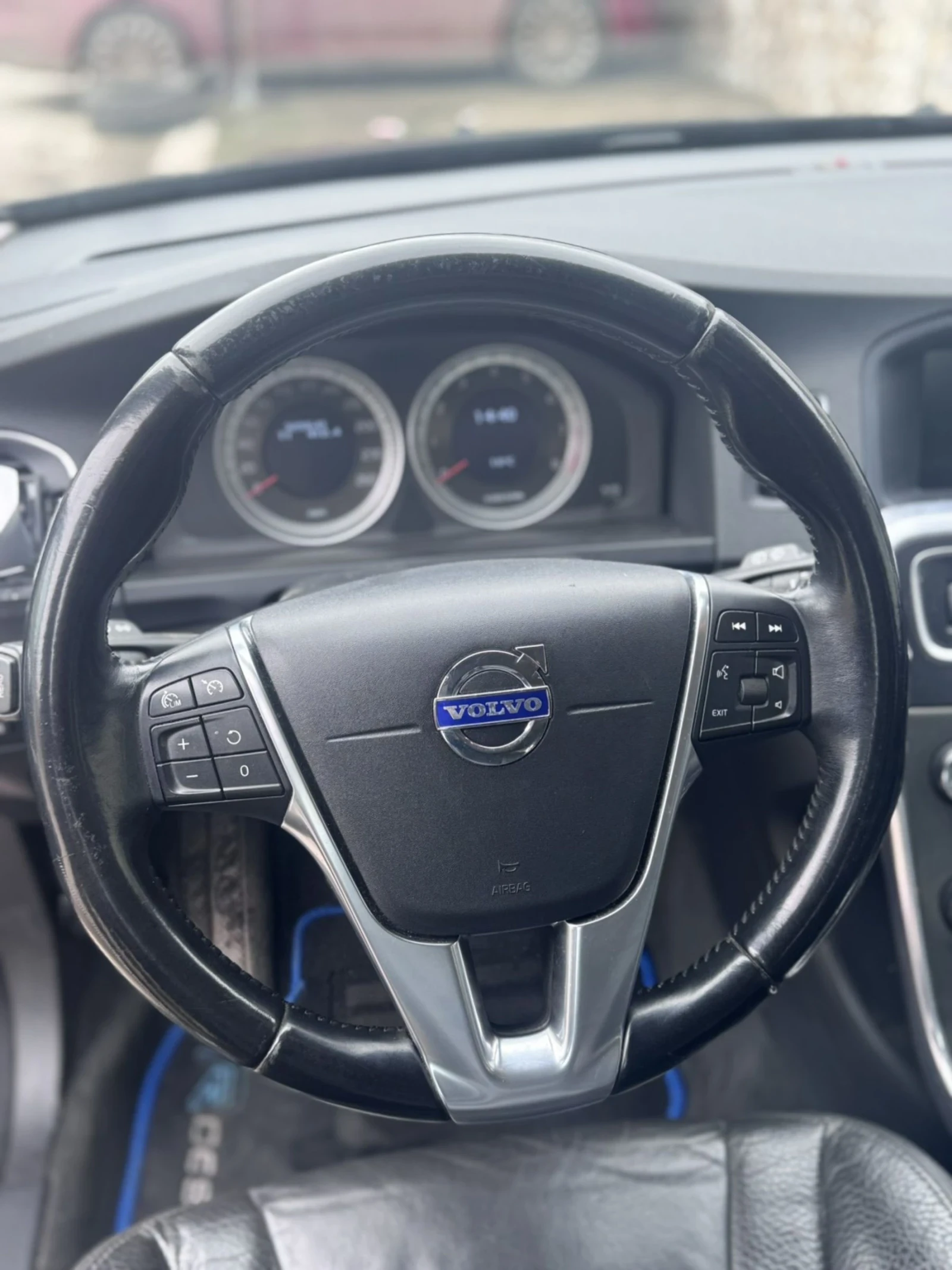 Volvo V60 1.6 - изображение 6