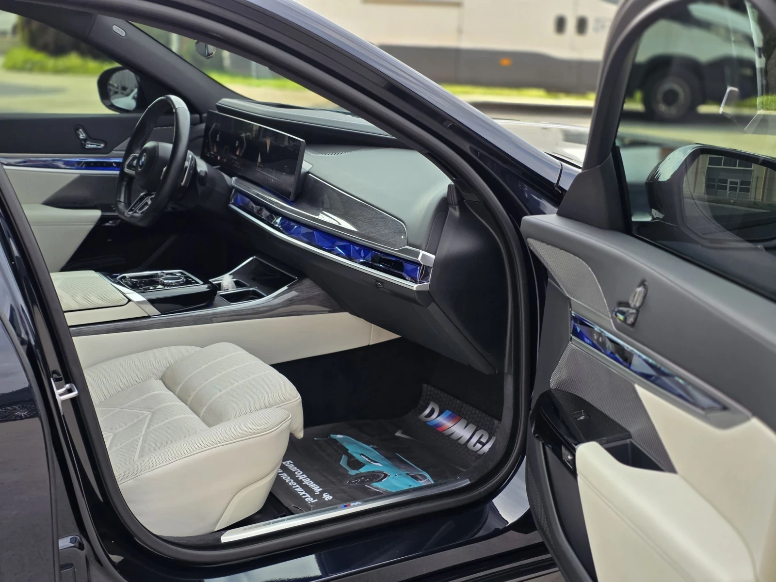 BMW 740 M-SPORT M760I-OPTIC Xdrive B&W EXSLUSIVE SHADOW , снимка 7 - Автомобили и джипове - 54233927