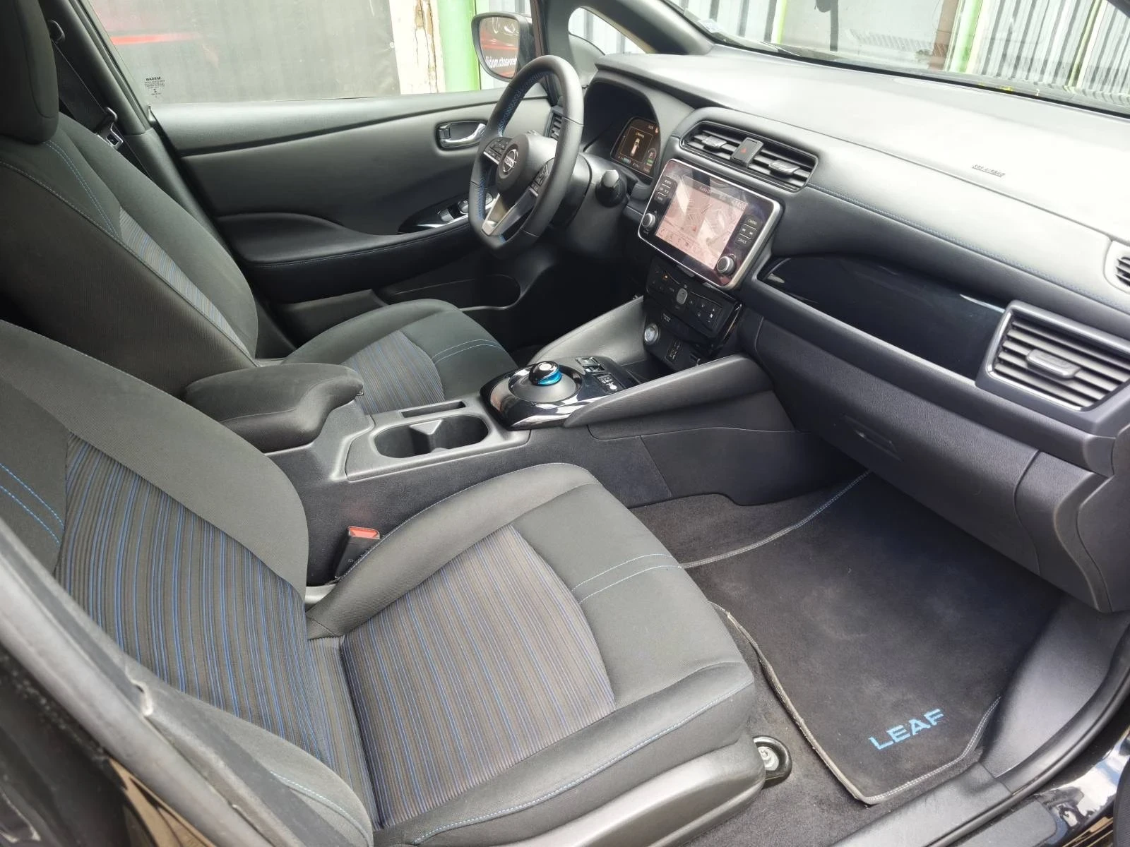 Nissan Leaf  Tekna 40kw ProPilot 360 keyless carplay, снимка 10 - Автомобили и джипове - 54268384