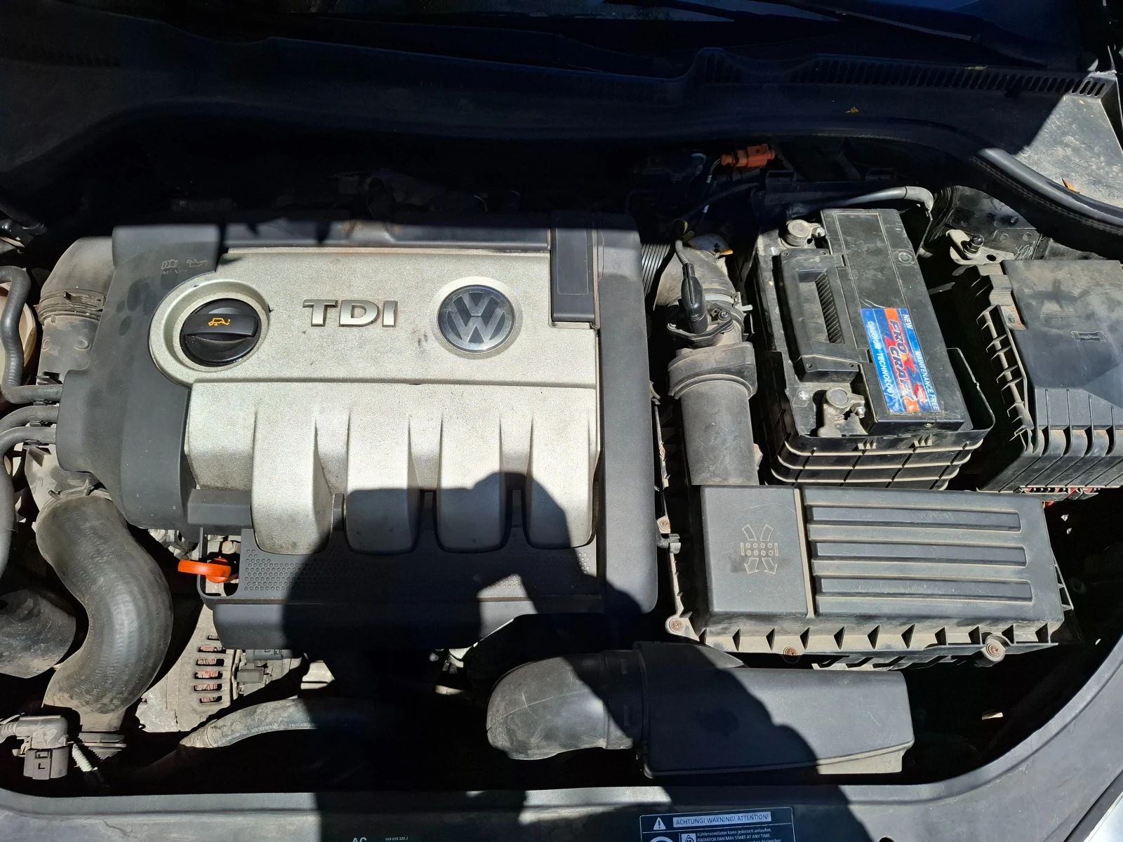 VW Golf 1.9 TDI, снимка 13 - Автомобили и джипове - 54428995