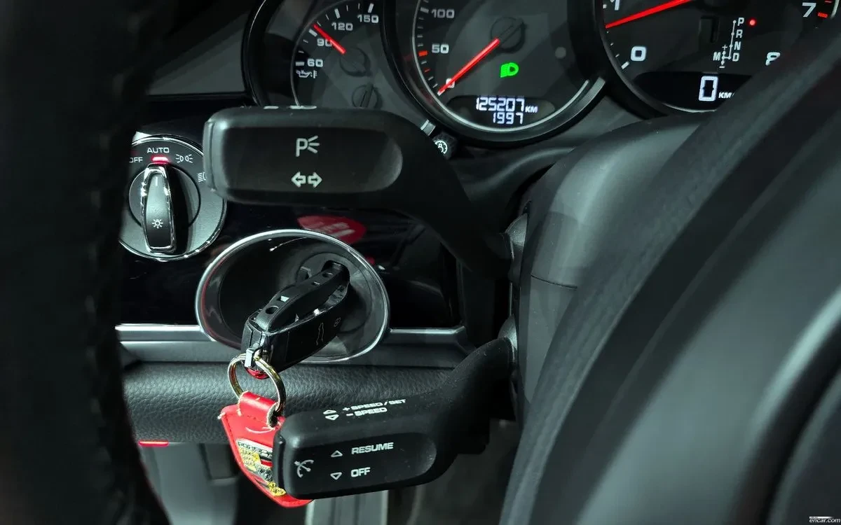 Porsche Panamera 4 AWD| BOSE| AIR SUSP| ОБДУХ| 360 КАМЕРА| , снимка 12 - Автомобили и джипове - 54454692