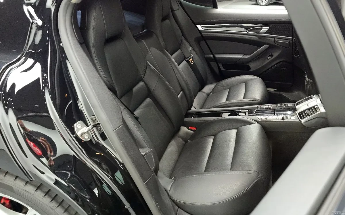 Porsche Panamera 4 AWD| BOSE| AIR SUSP| ОБДУХ| 360 КАМЕРА| , снимка 13 - Автомобили и джипове - 54454692