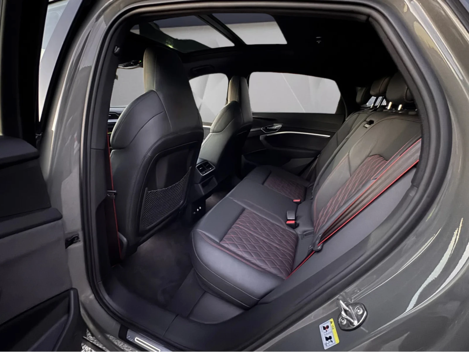 Audi E-Tron Q8 SPORTBACK S-LINE PLUS 114KWH 408КС. ПАНОРАМА, снимка 14 - Автомобили и джипове - 54705022