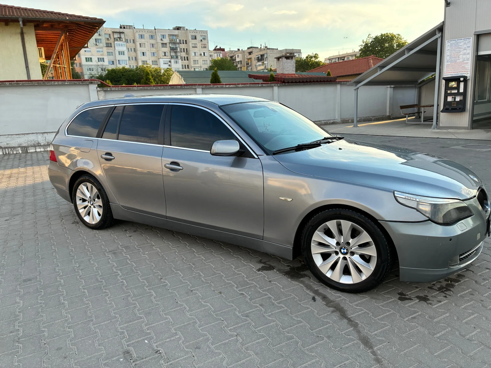 BMW 530, снимка 6 - Автомобили и джипове - 54838371