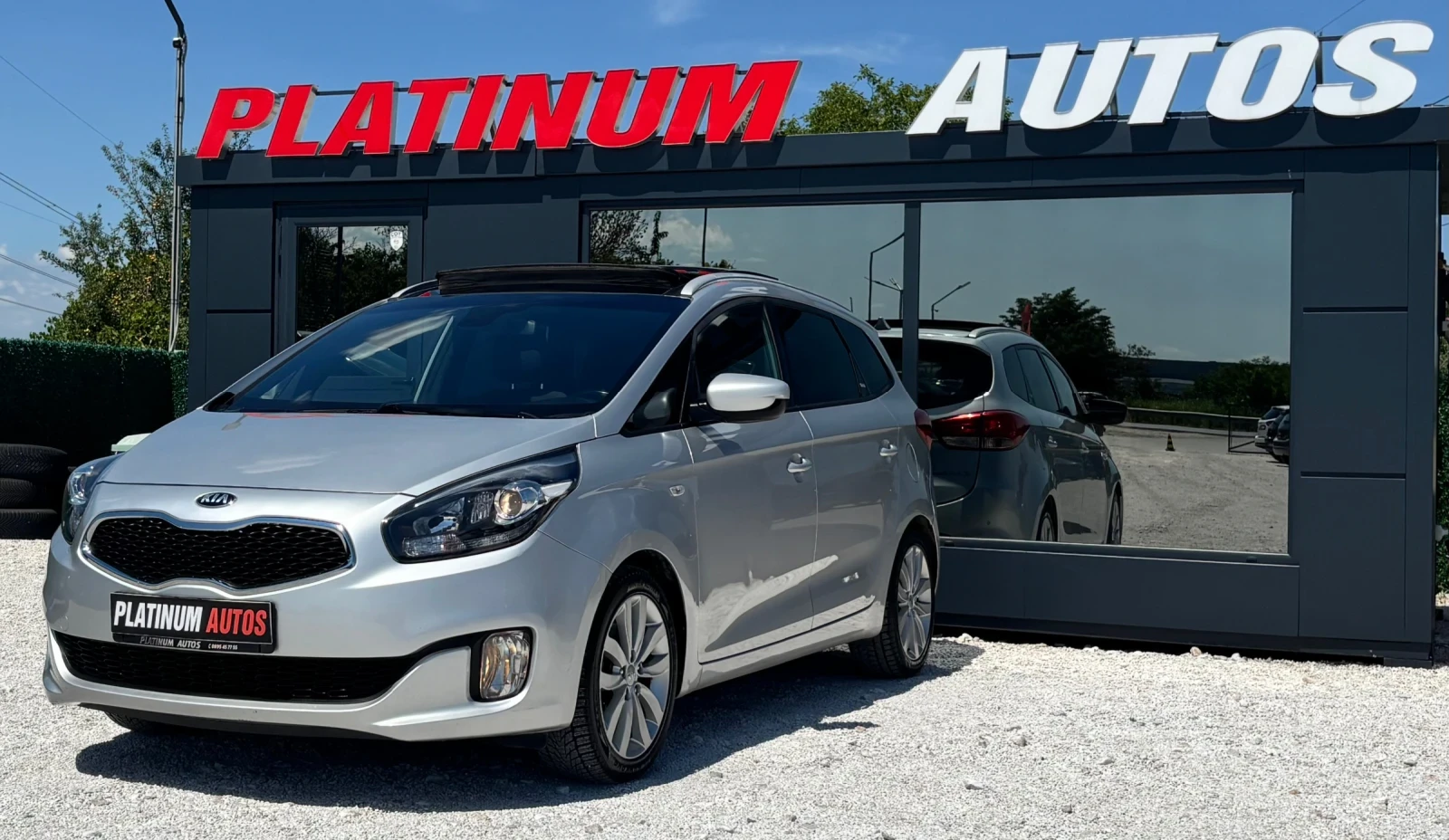 Kia Carens 1.7CRDI/7 МЕСТЕН/NAVI/PANO/, снимка 3 - Автомобили и джипове - 55219081